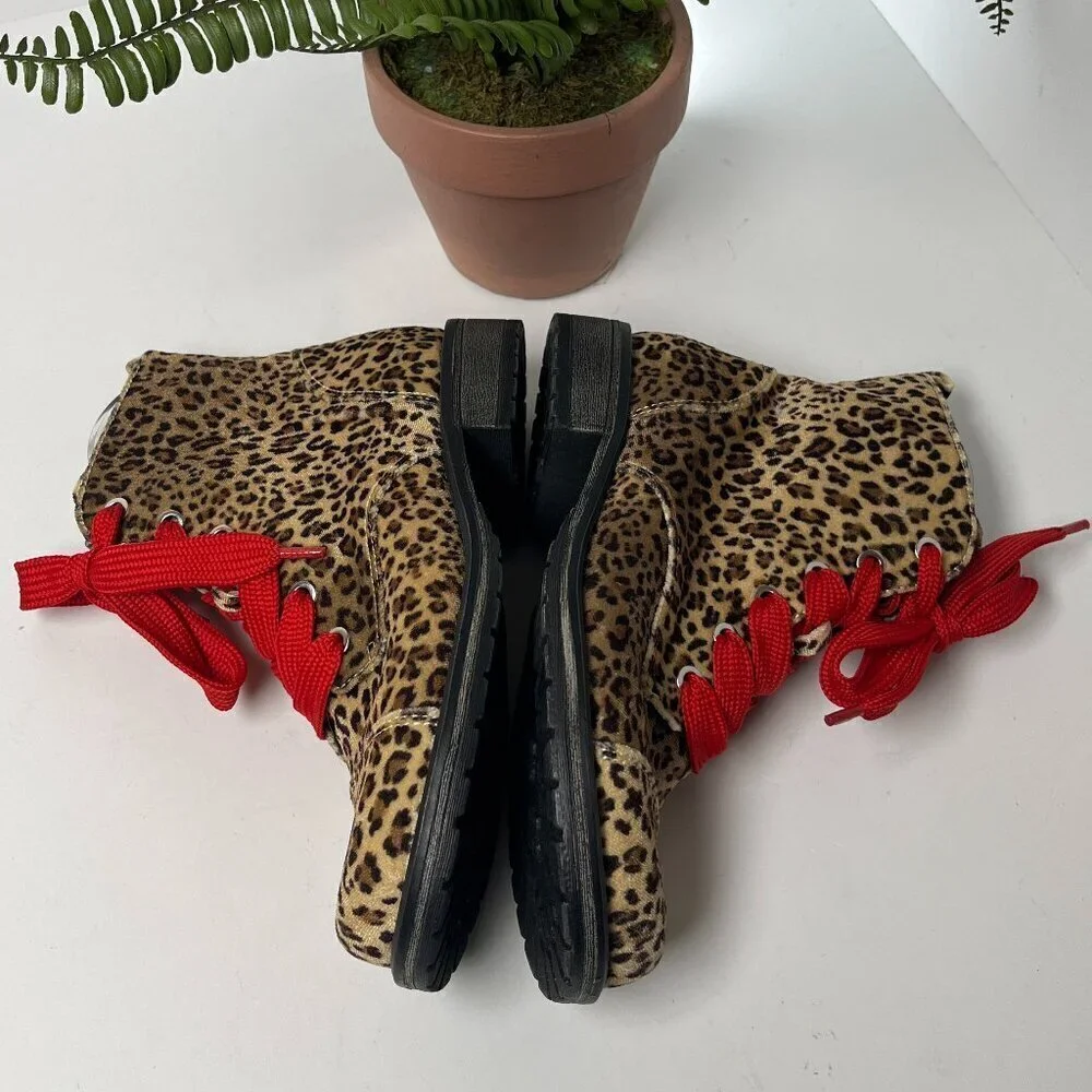 Dolce Vita Sophie Girl Leopardess Tan‎ Leopard Print Red with shoestrings Size 4
